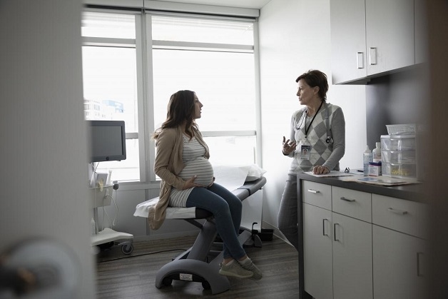 Trao đổi với bác sĩ của bạn về bất kỳ thay đổi nào có thể có về đơn thuốc của bạn khi mang thai.
