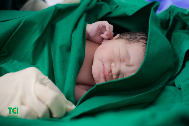Hành trình đón con trai đầy hạnh phúc của mẹ Trần Thị Lương