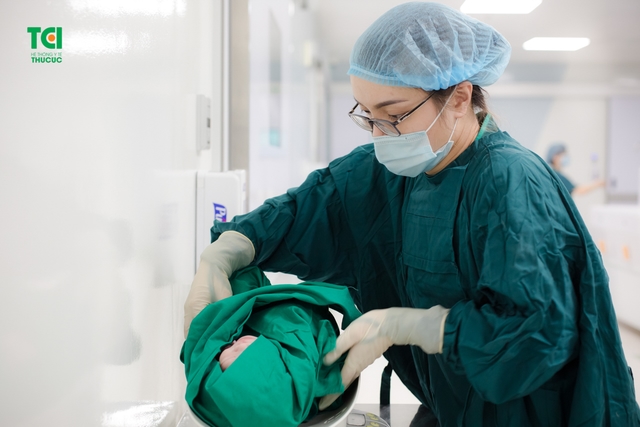 Hành trình đón con trai đầy hạnh phúc của mẹ Trần Thị Lương