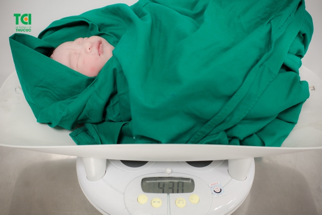 Hành trình đón con trai đầy hạnh phúc của mẹ Trần Thị Lương