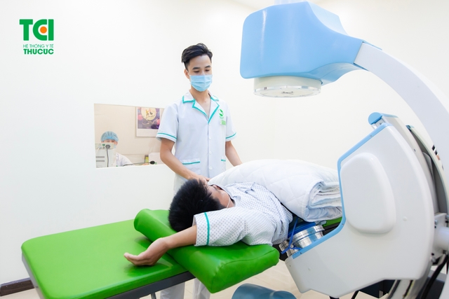 Tán sỏi ngoài cơ thể không đau, không mổ, không nằm viện
