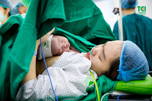 Biểu cảm đáng yêu khi chào đời của bé Nguyễn Ngọc Tuệ Anh