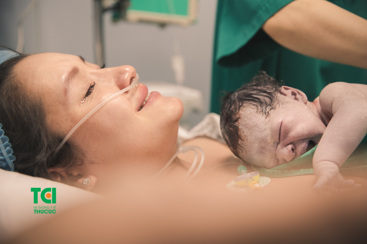 Diễn viên Trịnh Khánh Linh đi sinh