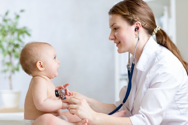 Nếu gia đình phát hiện trẻ có dấu hiệu bất thường, hãy đến thăm khám sớm để có thể được