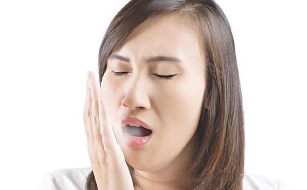 Vi khuẩn chính là nguyên nhân hàng đầu gây hôi miệng.