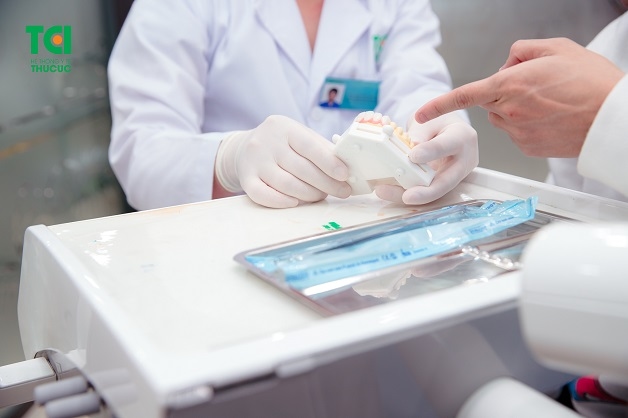 Tư vấn lựa chọn phương pháp dán sứ phù hợp cho khách hàng tại BV ĐKQT Thu Cúc