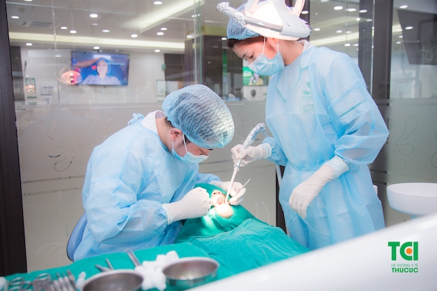 Để có được kết quả tốt nhất, người bệnh cần sáng suốt, nghiên cứu và chọn lựa cơ sở nha khoa uy tín, bác sĩ có chuyên môn, giàu kinh nghiệm và quy trình đúng kỹ thuật