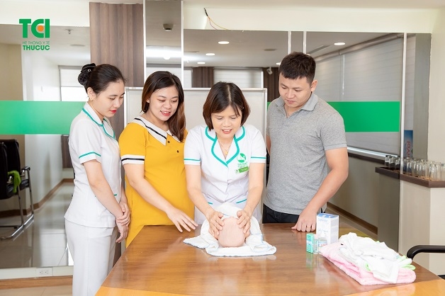 Tham gia chương trình huấn luyện tiền sản miễn phí, bố mẹ sẽ được trang bị nhiều kiến thức bổ ích từ lúc mang thai tới chăm sóc con yêu