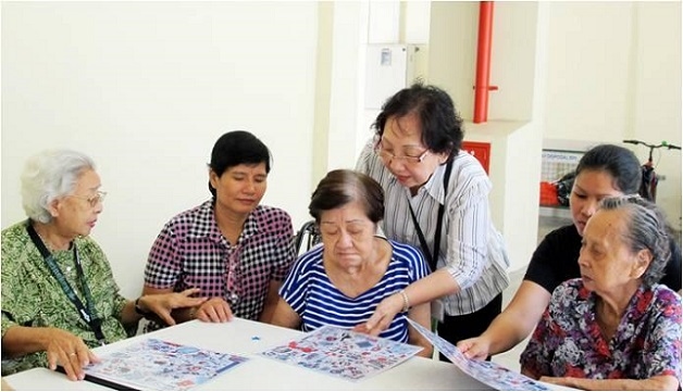 Khuyến khích người bệnh tham gia các hoạt động cải thiện trí tuệ để hạn chế sự tiến triển của bệnh sa sút trí tuệ hiện nay.