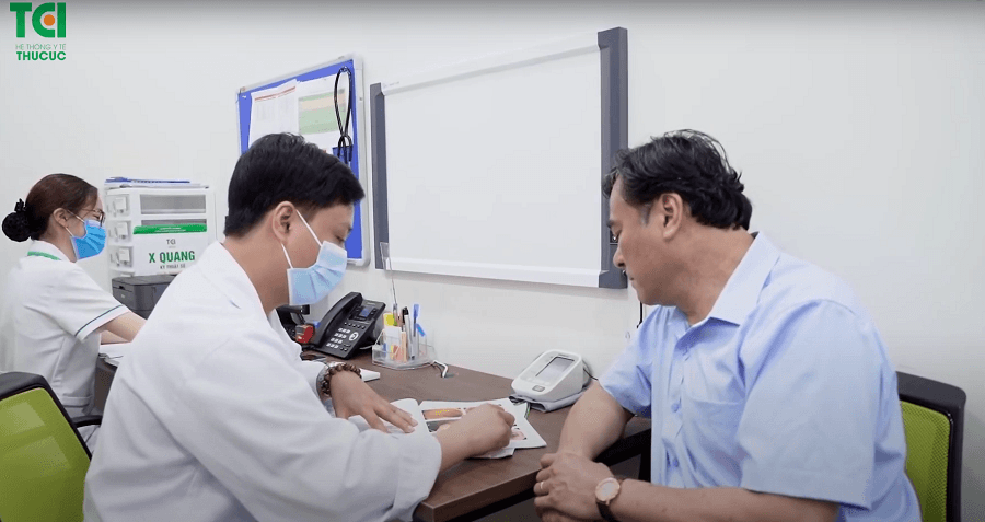 NSND Mạnh Cường nhấn nút “LIKE” cho nội soi tiêu hóa NBI 5P siêu sạch &#8211; không đau tại Thu Cúc