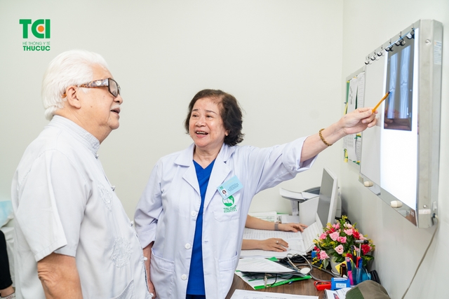 &#8220;Chủ tịch Cao Dược&#8221; NSƯT ĐỨC TRUNG  thăm khám tại Bệnh viện ĐKQT Thu Cúc