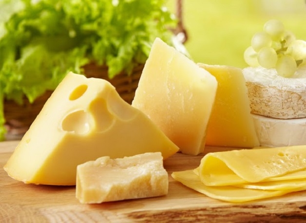 Phô mai là là thực phẩm đầu tiên nằm trong danh sách dành cho trẻ biếng ăn chậm lớn.