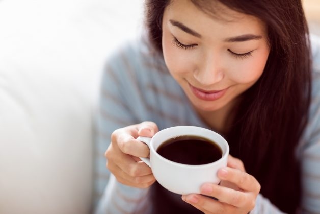 Cà phê là một trong những thủ phạm gây khiến cho răng bị ố vàng