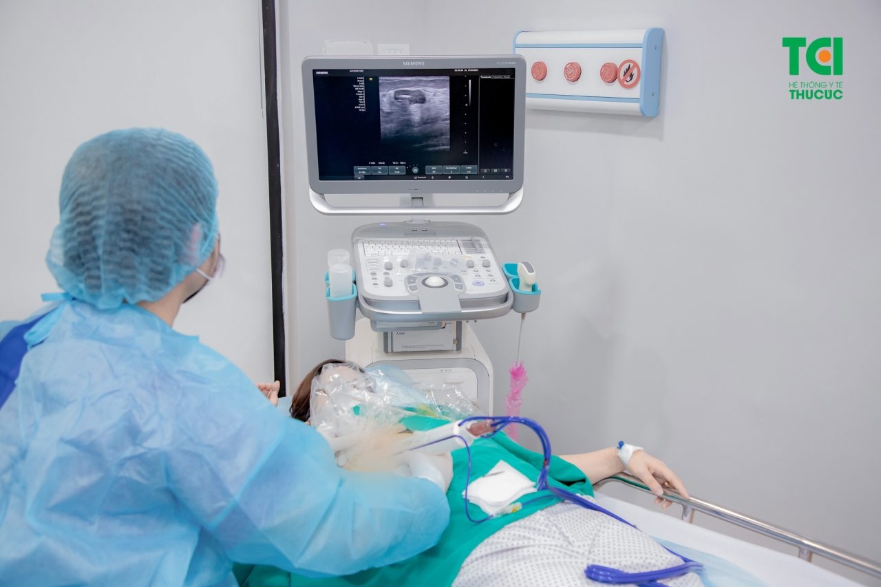 Sinh thiết u vú dưới hướng dẫn của siêu âm và lực hút chân không &#8211; Sạch u vú không mổ không sẹo