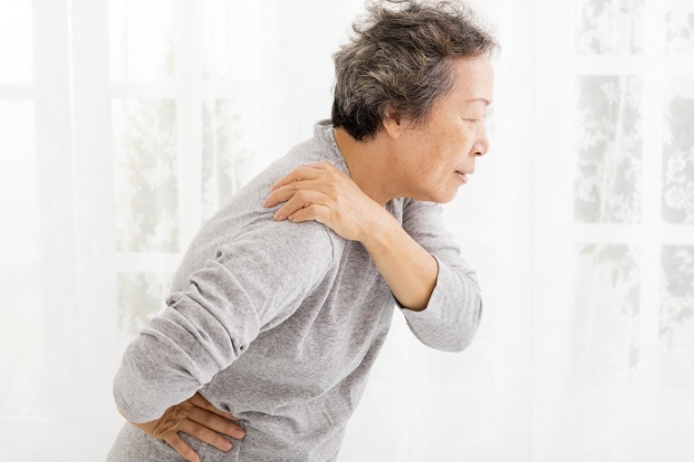 triệu chứng đau xương khớp