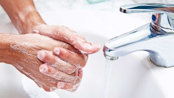 Giữ gìn vệ sinh thân thể sạch sẽ là một trong những biện pháp phòng tránh mụn rộp sinh dục hữu hiệu nhất