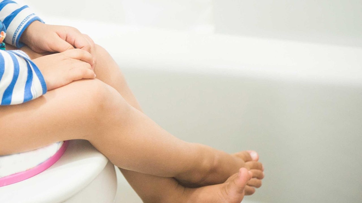 Nguyên nhân và cách điều trị hiệu quả khi trẻ em bị táo bón