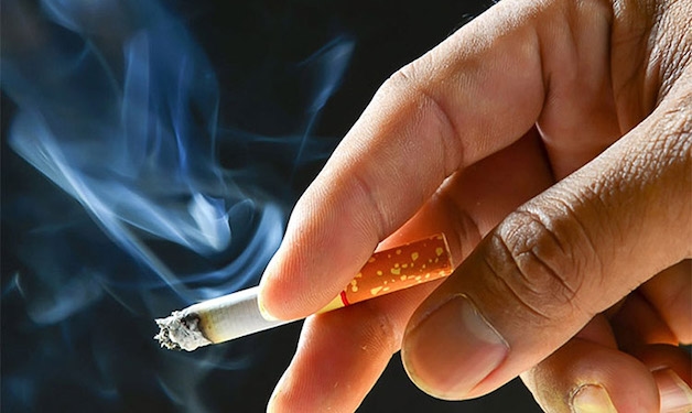 Hút thuốc lá không chỉ làm tăng nguy cơ mắc ung thư thanh quản mà còn có nguy cơ ung thư vòm họng, ung thư thực quản, ung thư phổi, ung thư bàng quan...