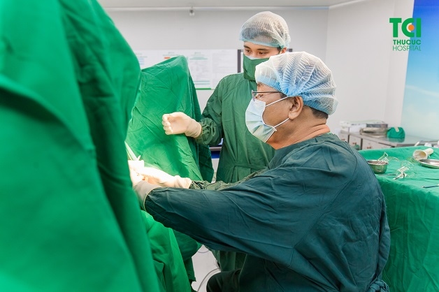 Trĩ nội trĩ ngoại đều cần phẫu thuật cắt bỏ nếu ở giai đoạn nặng và có biến chứng
