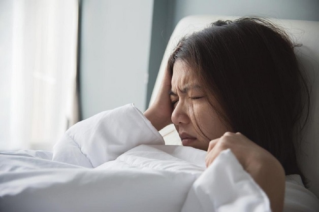 sai tư thế gây đau đầu sau gáy