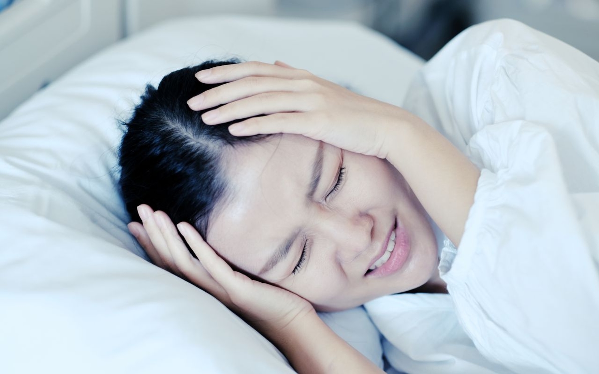 Tình trạng mất ngủ đau đầu và mối nguy hiểm đằng sau