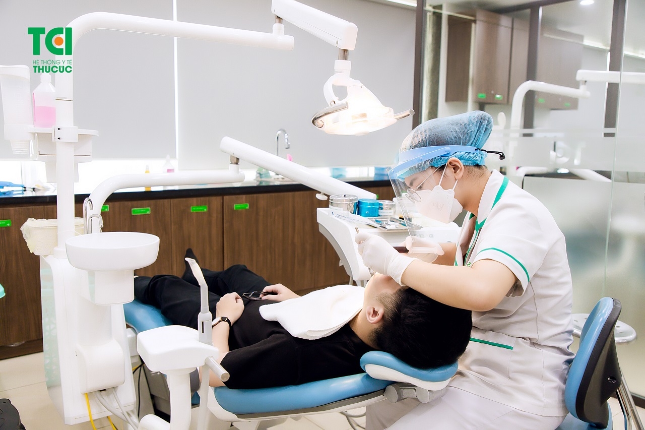 Tìm hiểu những nguyên nhân bị viêm chân răng 