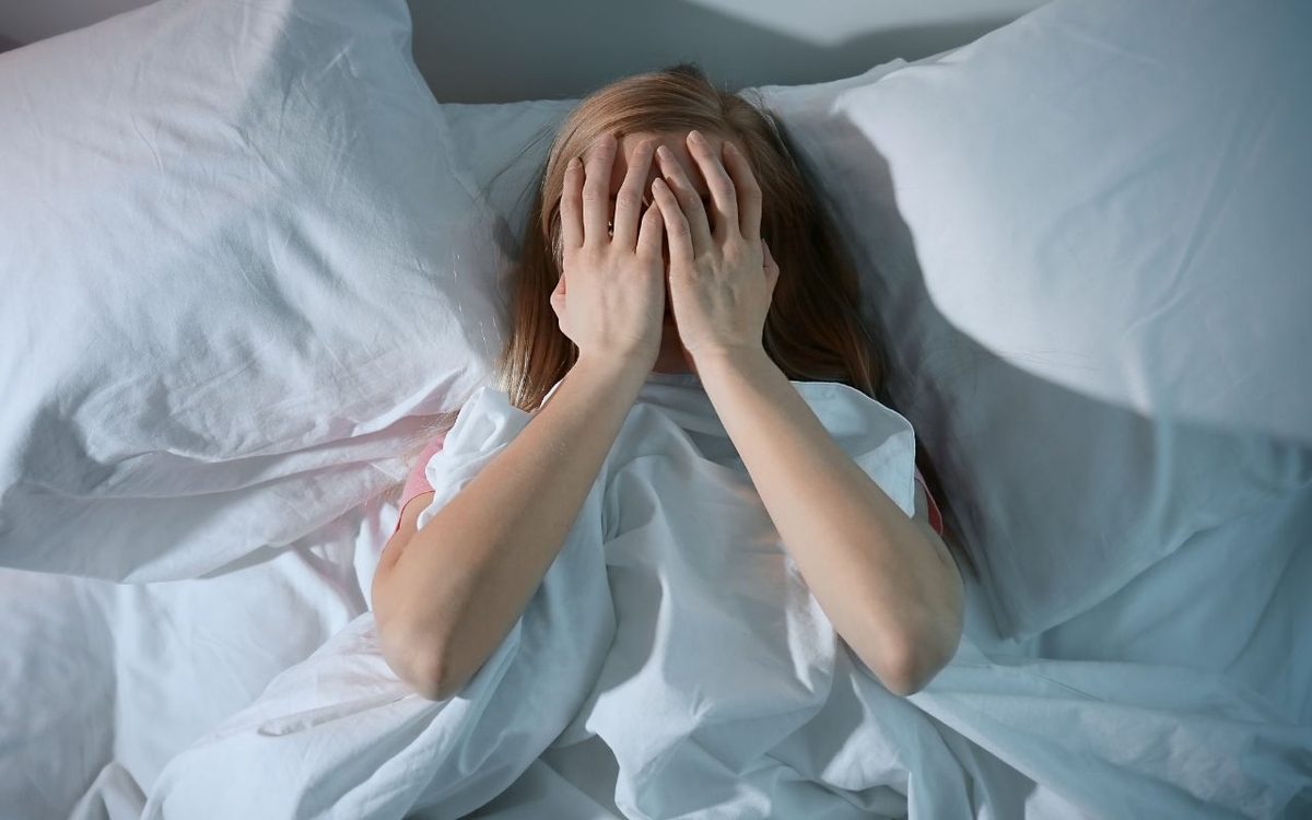 Yếu tố nào là nguyên nhân mất ngủ ở tuổi dậy thì?