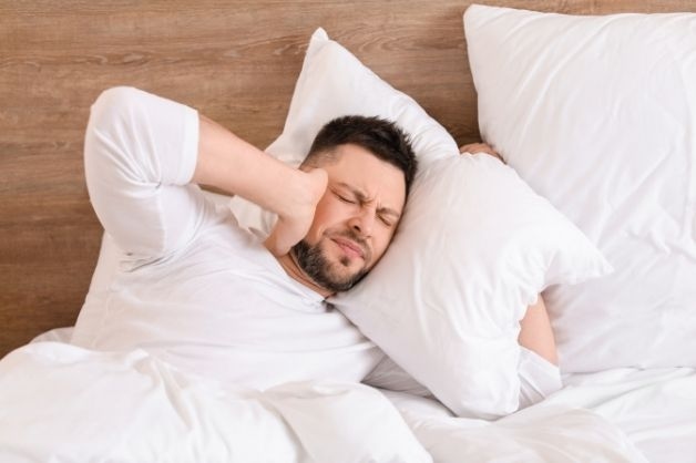 Tìm hiểu về chứng ù tai, mất ngủ ở người bệnh