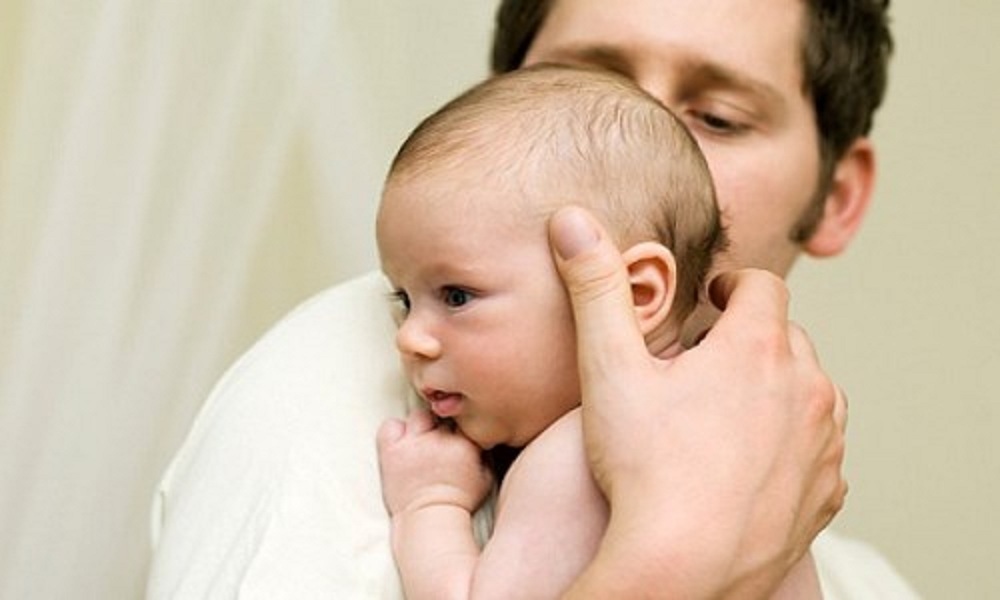 Cách bế trẻ sơ sinh 0 2 3 4 tháng đến hơn 9 tháng tuổi đúng cách