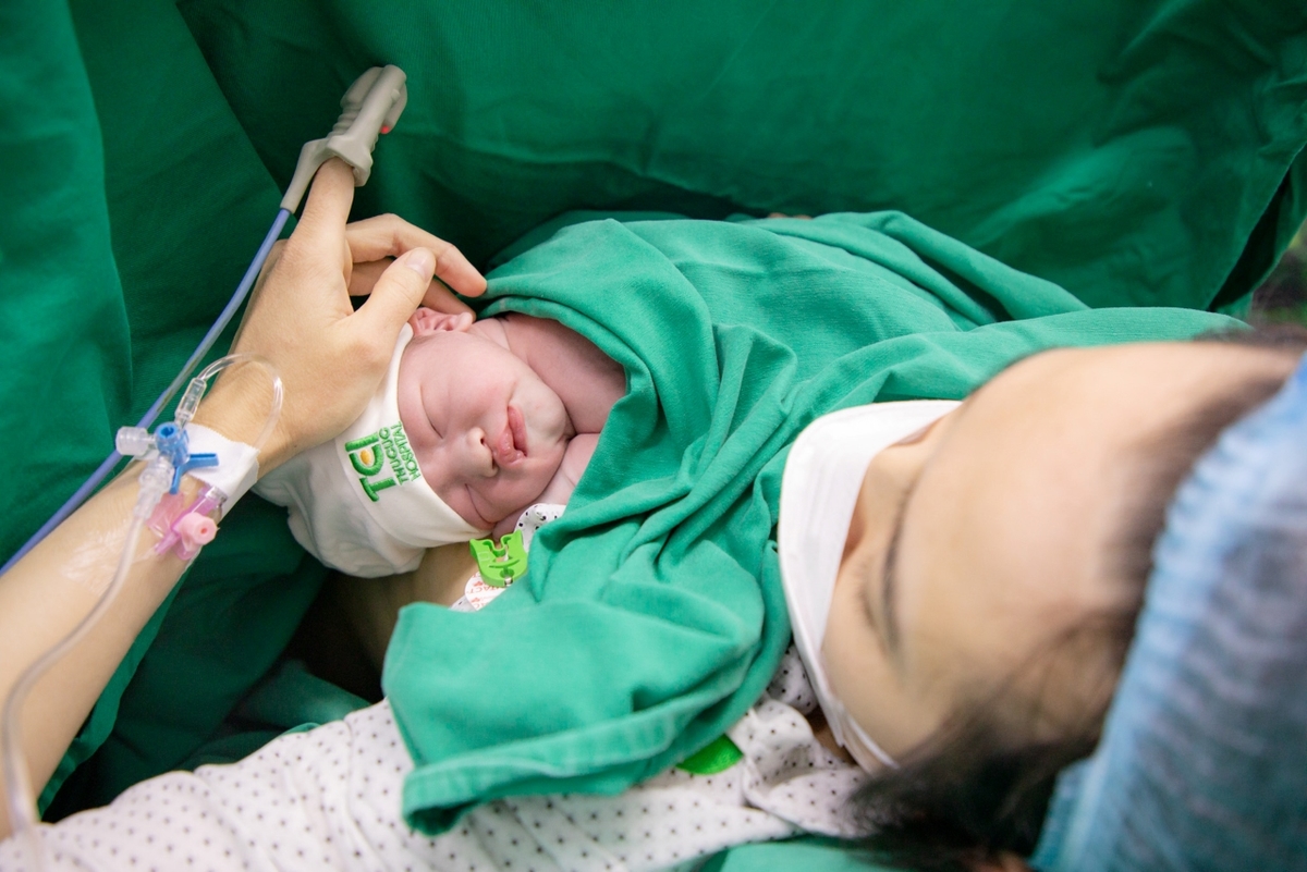 Quá trình đẻ mổ được diễn ra theo các bước như thế nào?