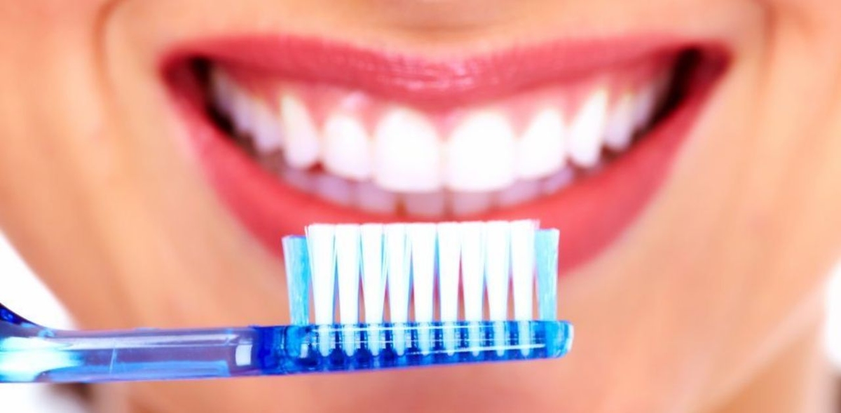 Cách chăm sóc răng sứ thẩm mỹ kéo dài tuổi thọ
