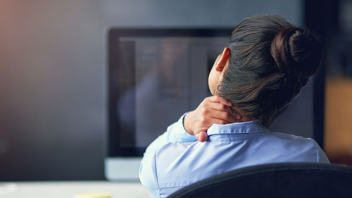 Đau cổ vai gáy: Nguyên nhân và cách điều trị
