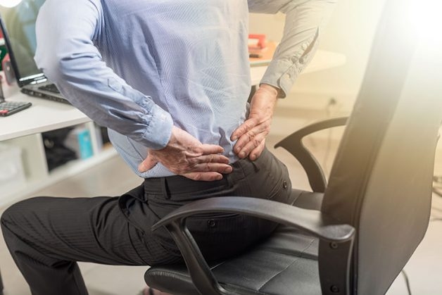 Nhân viên văn phòng có nguy cơ mắc thoái hóa cột sống cao