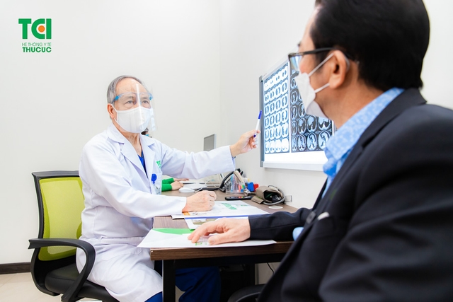 NSND Trần Nhượng khám sức khỏe tại Hệ thống y tế Thu Cúc TCI