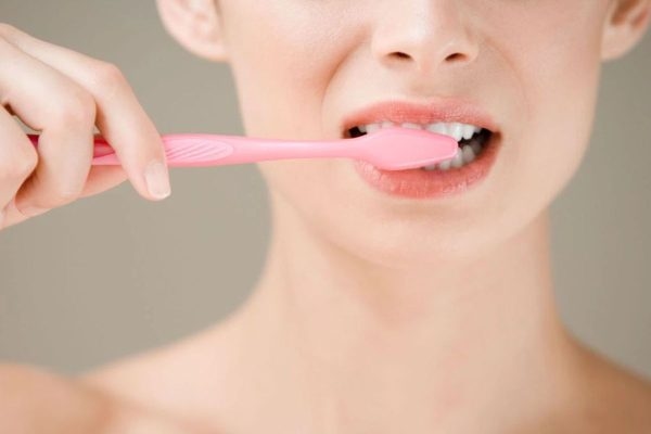 Lưu ý khi điều trị tủy răng cần tuân thủ chỉ định của bác sĩ nha khoa trong việc chăm sóc sức khỏe răng miệng sau khi hàn trám