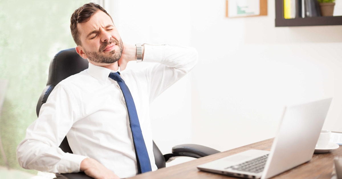Thoái hóa đốt sống cổ ở người trẻ nguy hiểm thế nào?