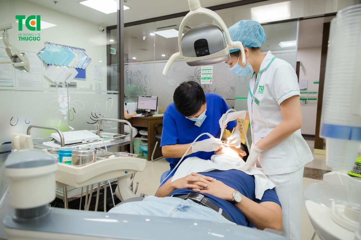 Nhổ răng khôn &#8211; 7 phút giải cứu nam thanh niên Hà Nội
