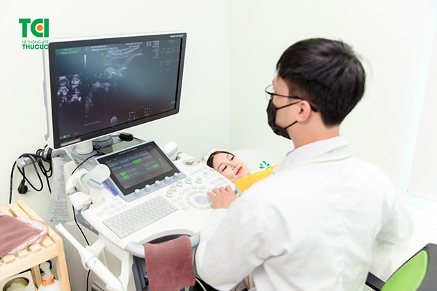 Siêu âm thai lần đầu khi nào? Siêu âm thai có thể được thực hiện từ tuần thứ 5 để xác định vị trí làm tổ của phôi thai