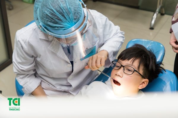 hôi miệng ở trẻ em
