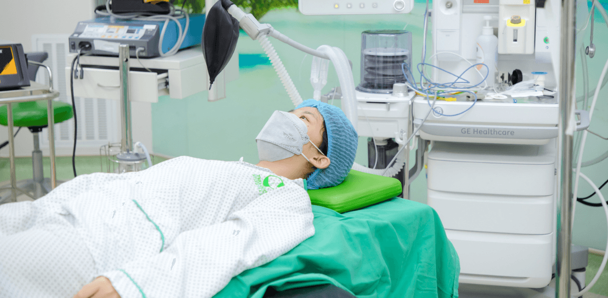 Phẫu thuật amidan hốc mủ nặng cho cô gái 20 tuổi