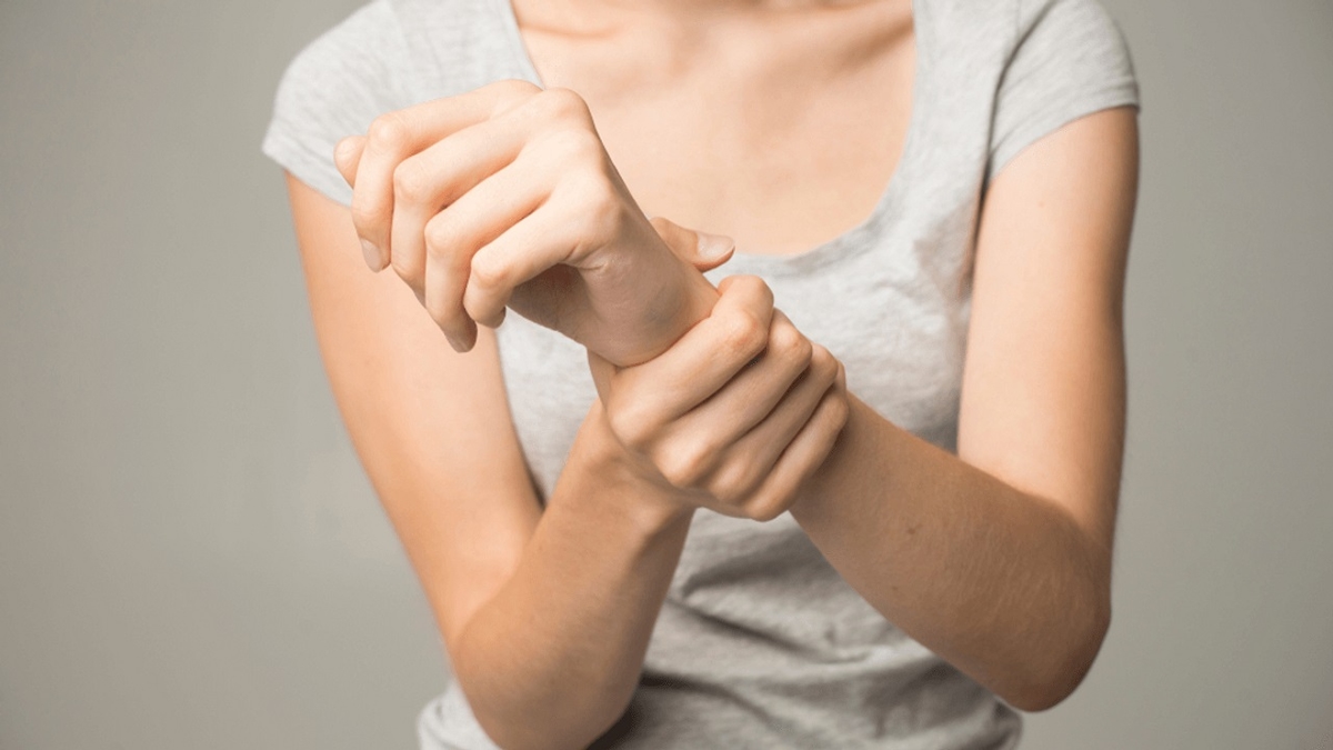 Bệnh Parkinson ở người trẻ có đặc điểm gì?