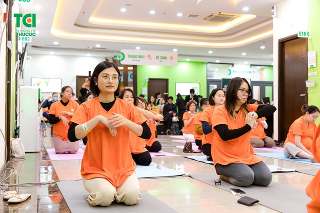 Ảnh tập huấn tiền sản và yoga thai kỳ