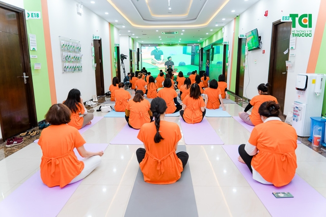 Ảnh tập huấn tiền sản và yoga thai kỳ