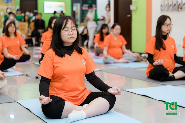 Ảnh tập huấn tiền sản và yoga thai kỳ