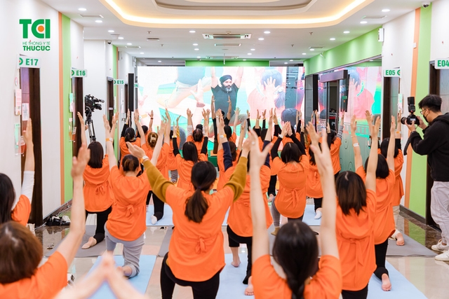 Ảnh tập huấn tiền sản và yoga thai kỳ