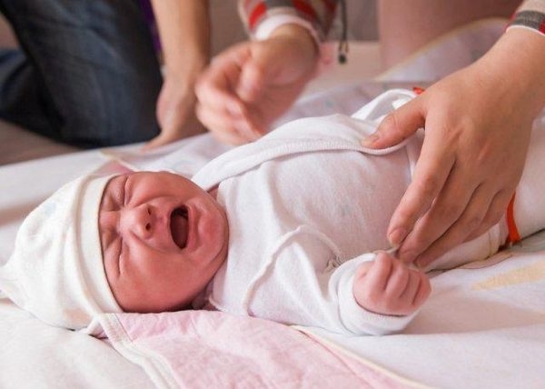 Táo bón khiến trẻ hay quấy khóc, khó chịu