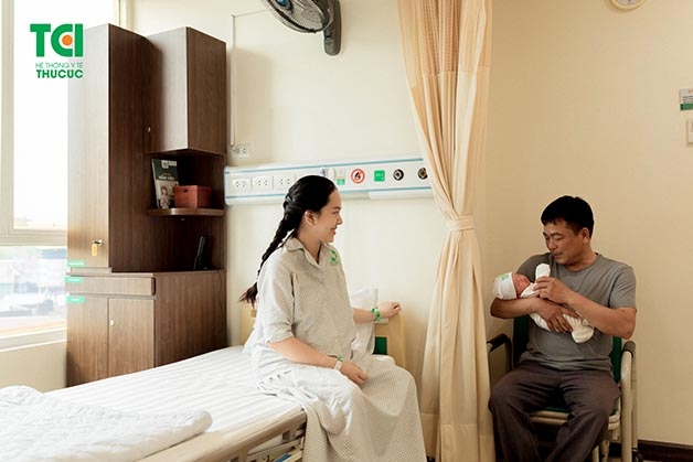 Sản phụ đẻ thường mấy ngày ra viện? Các mẹ sẽ có từ 1 đến 2 ngày lưu viện tùy theo tình trạng sức khỏe
