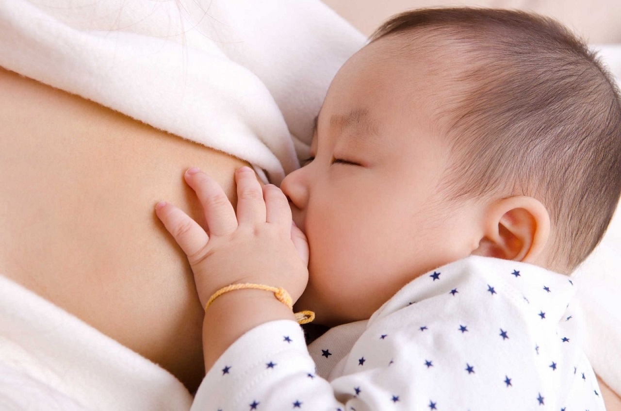 Mách mẹ bị tắc tia sữa cách điều trị hiệu quả, tránh tái phát