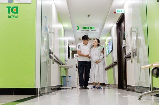 Mẹ đẻ mổ hãy luôn giữ tâm trạng thoải mái để giúp cuộc 