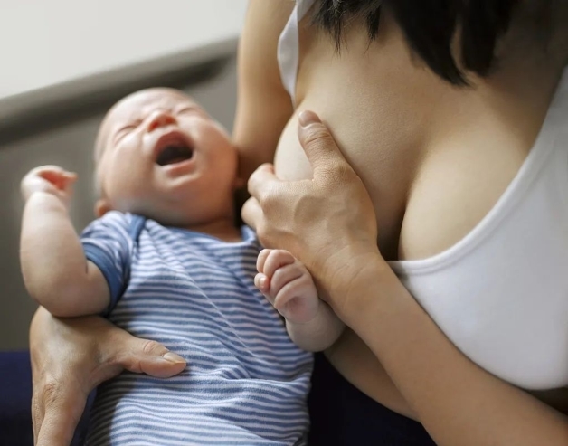 Tắc tia sữa có mủ phải làm sao